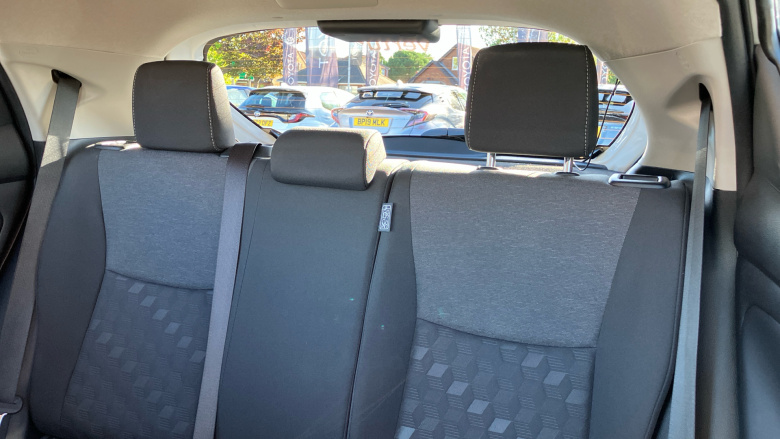 Toyota Yaris 1.5 Hybrid Design 5dr CVT Hybrid Hatchback